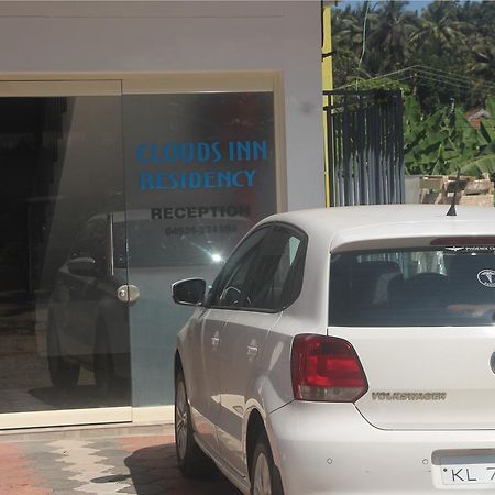 Clouds Inn Султан Батери Екстериор снимка