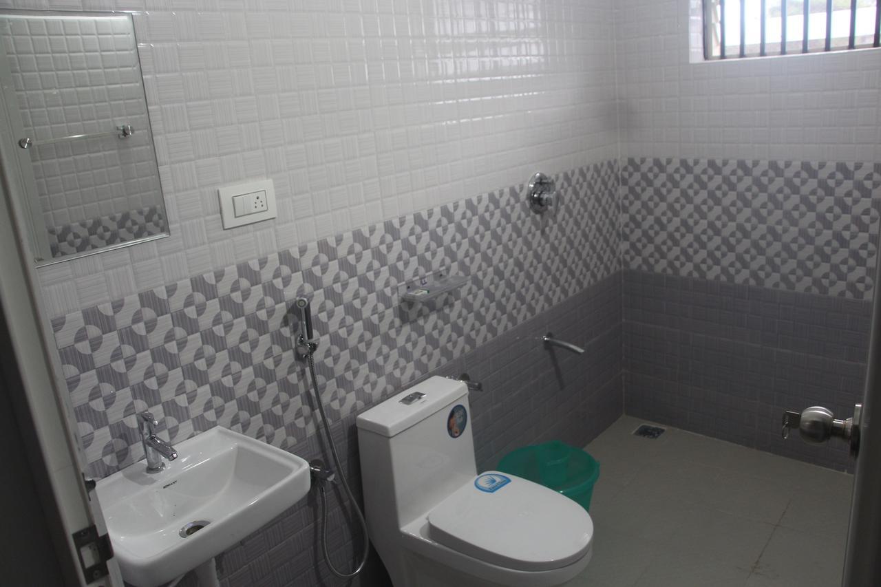 Clouds Inn Султан Батери Екстериор снимка